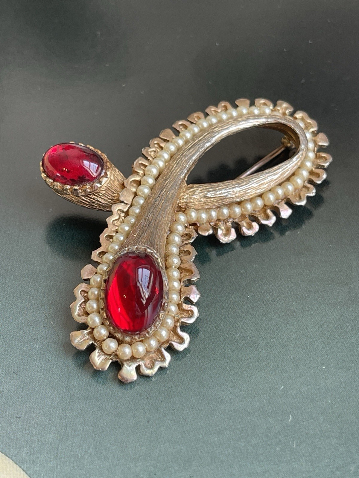 Vintage Red Glass Cabochon Ribbon Unmarked 1950s