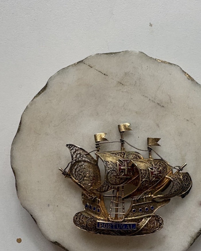 vintage gold-tone Portugal sailing ship brooch Pin filigree blue enamel letters
