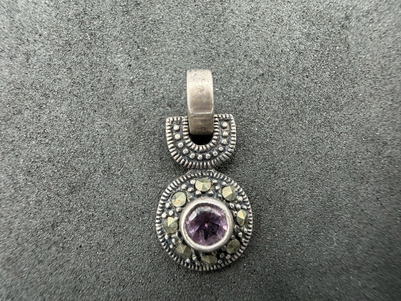 1.69g Vintage Sterling Silver 925 Round Purple Center Pendant Ornate Beaded M