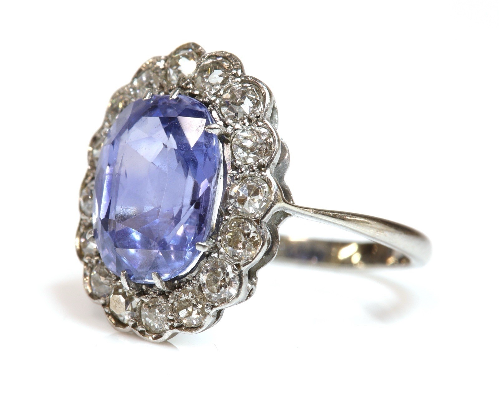 Edwardian Natural 4.60 Carat Sapphire and Old European Diamond Cluster Ring