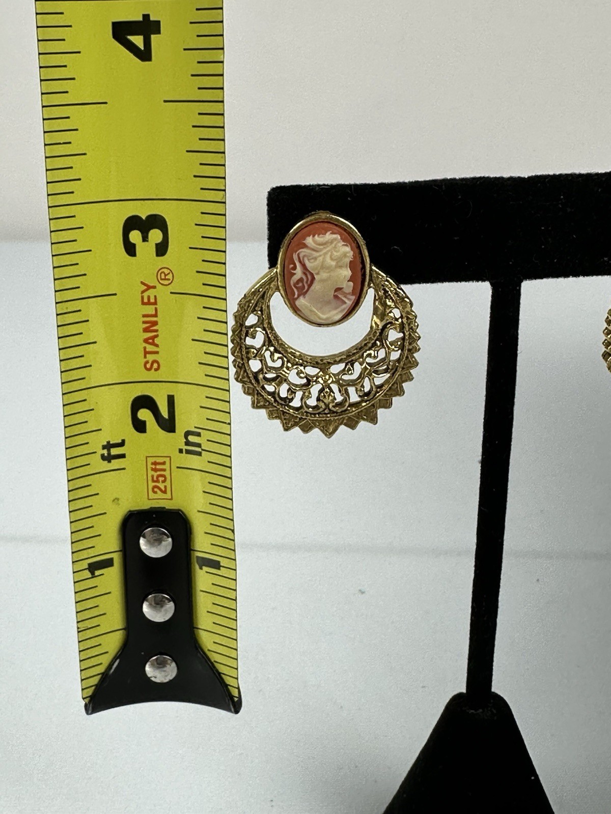 Vintage Cameo Dangle Earrings Gold Tone Filigree Victorian Style Orange Cream