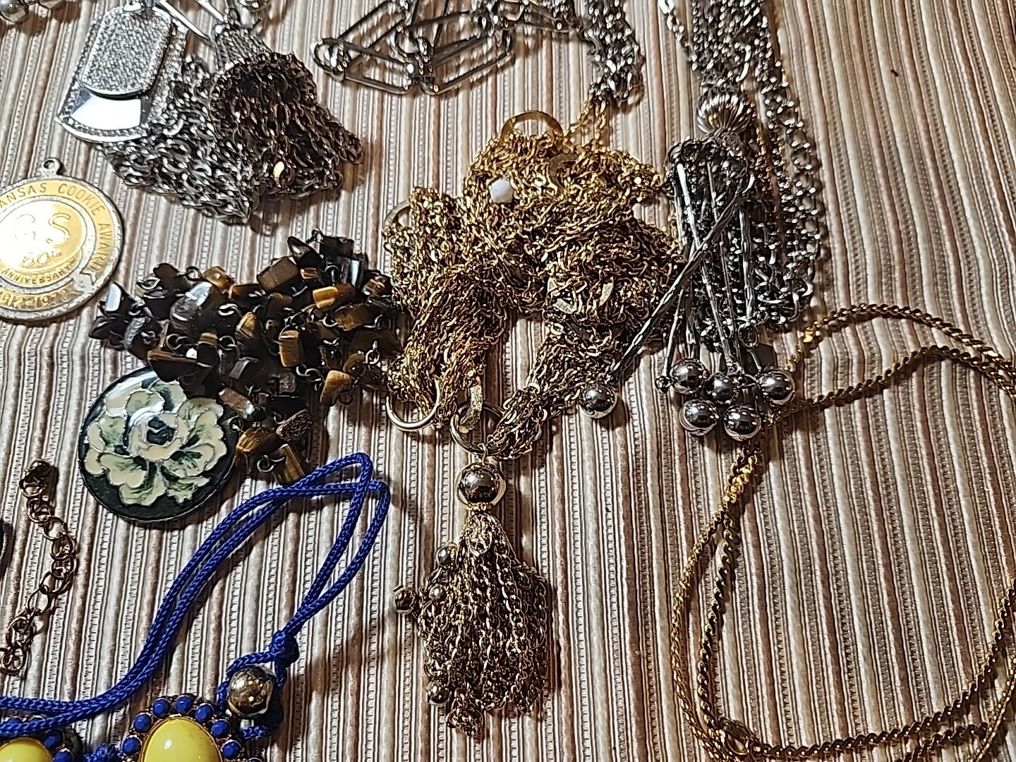 JEWELRY LOT 50+ fashion estate vintage Costume No JUNK 50s 60s 70s 80s (720)