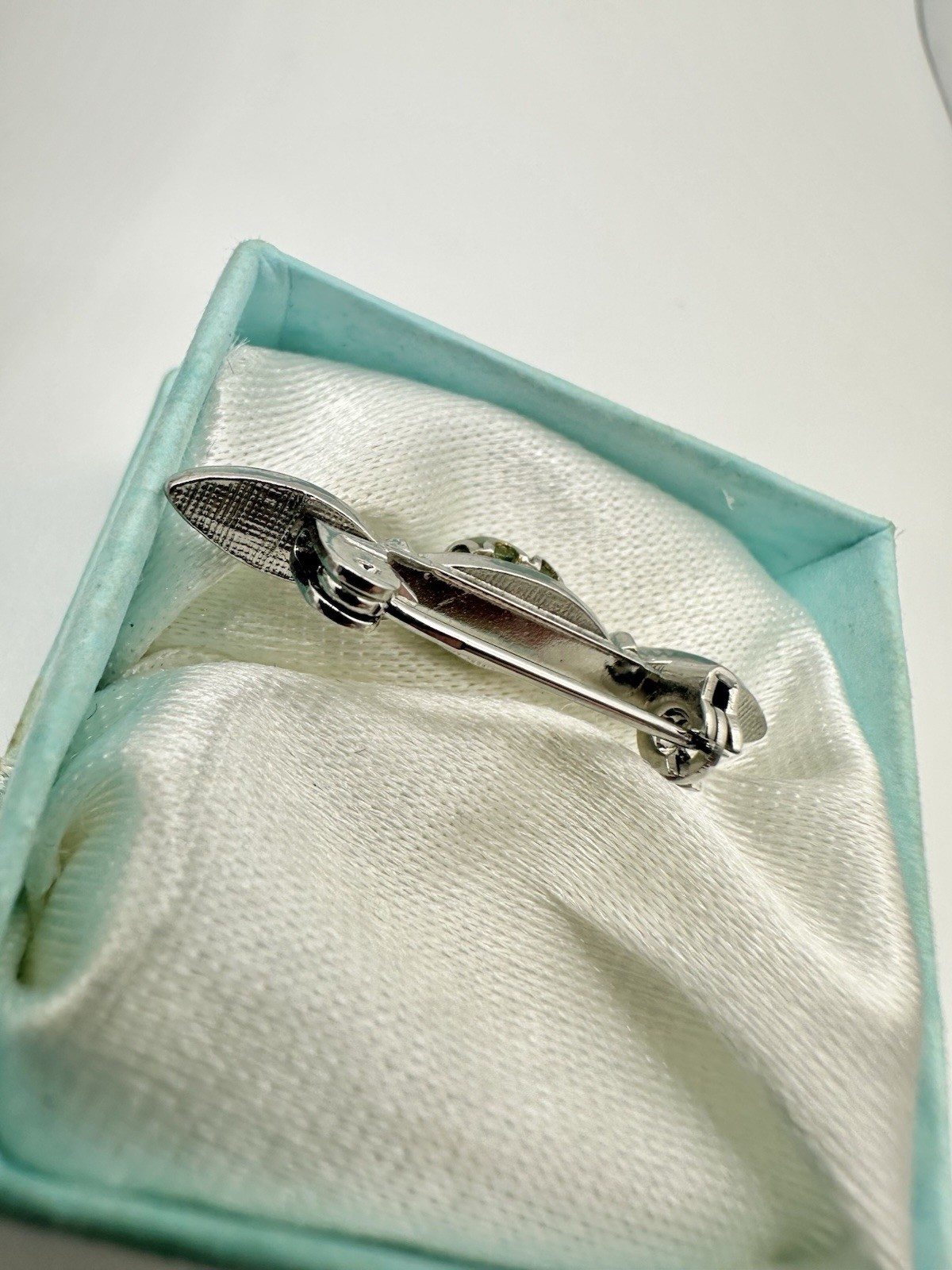 VTG Silver Tone Tiny Bar Brooch Pin Real Emerald May Birthstone Gemstone Read