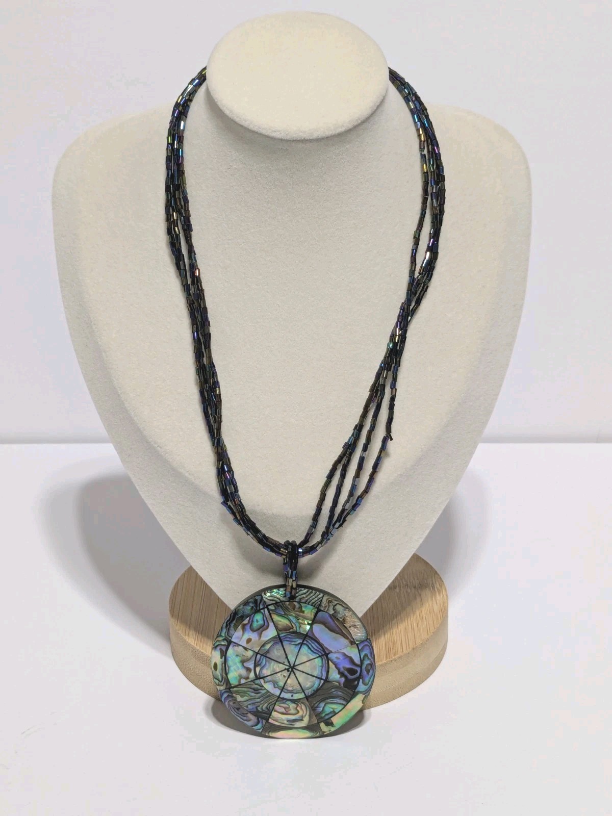 VTG Layered Glass Bead Necklace With Abalone/Acrylic Round Pendant 16″.