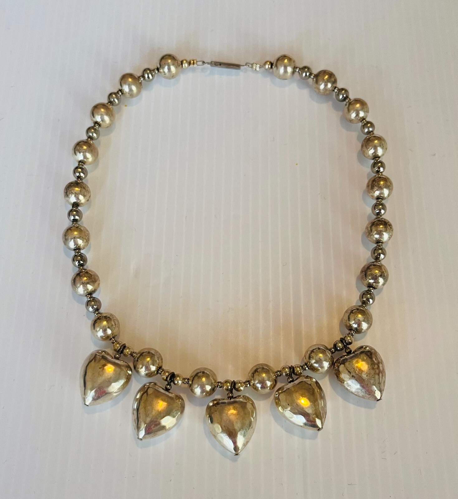 Vintage 1980s Puffy Hearts Beaded Station Silver Tone 16″ Necklace