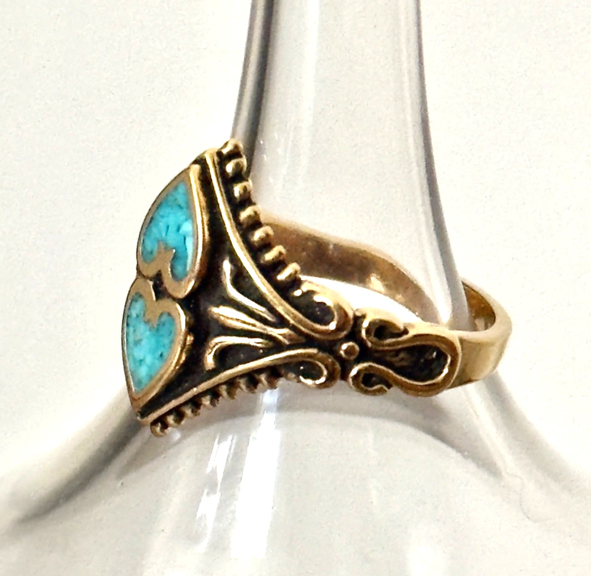 Two Hearts Turquoise Chip Inlay Ring Signed COP 88 Castings On Parade Gold Tone