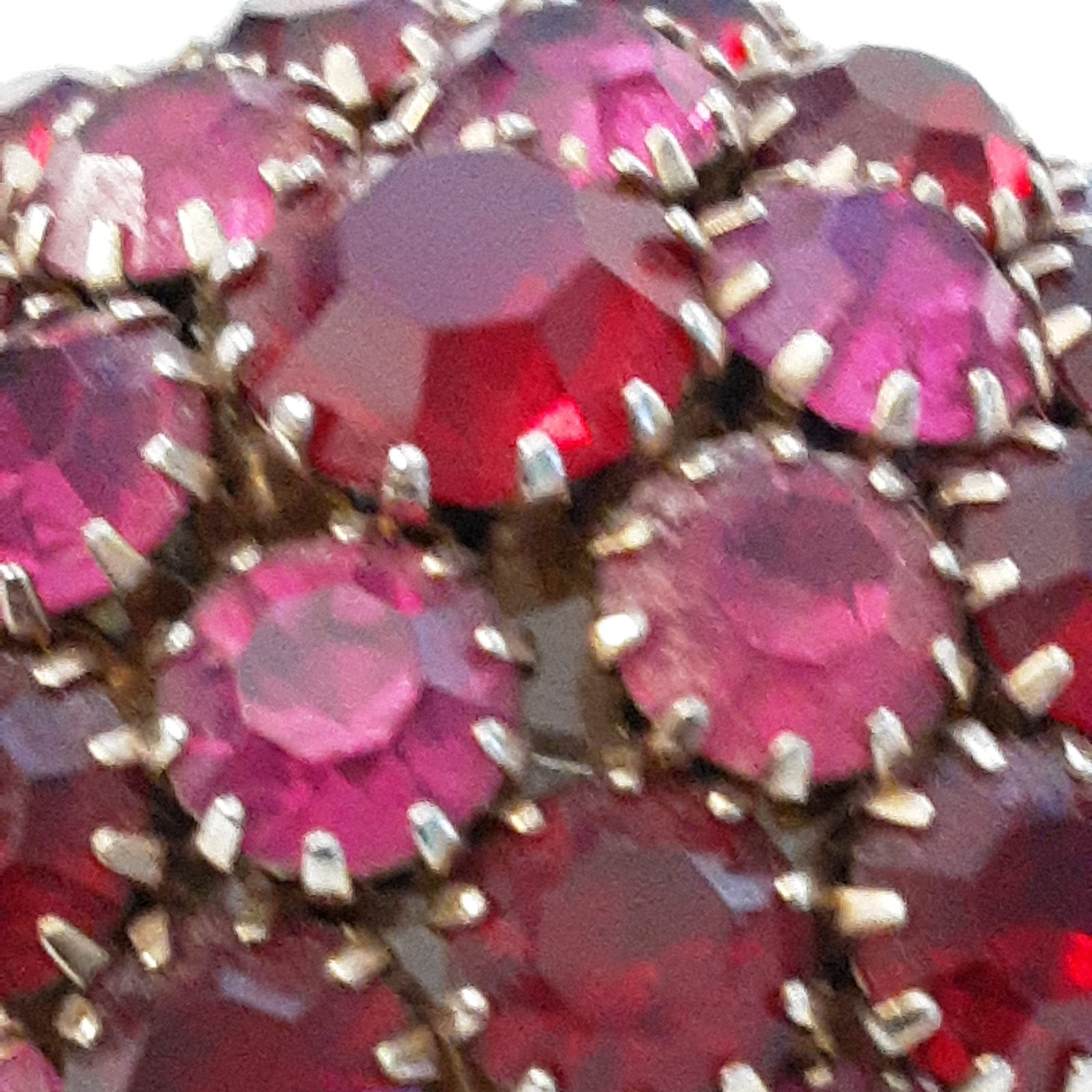 Vintage Multi Shades of Pink/Purple and Red Rhinestone 1.25″ Brooch Unsigned