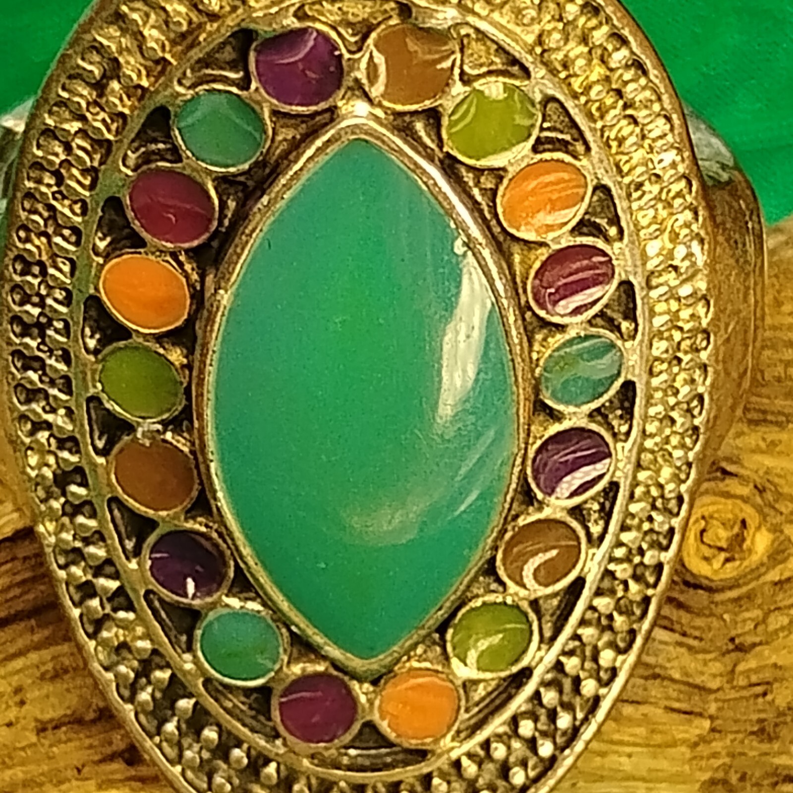 Vintage Stretch Band Ring Colorful Circles Green Oval Shape Enamel ? Jewelry Art