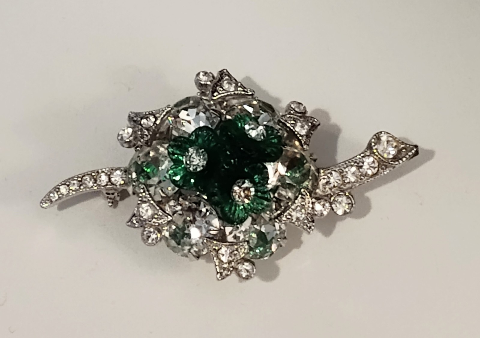 Vintage Stunning Eisenberg Ice Clear & Emerald Green Crystal Bouquet Brooch 6808