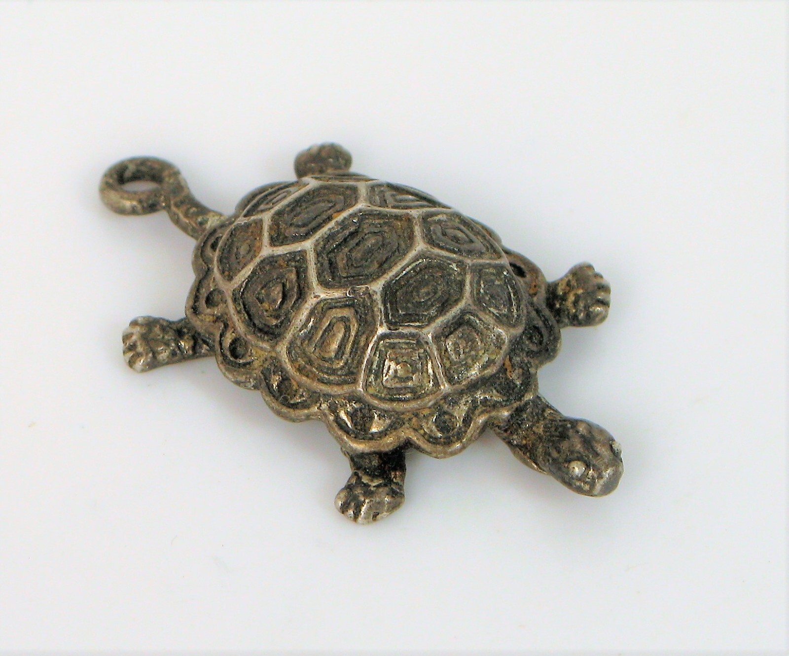 VINTAGE BEAUTIFUL STERLING SILVER DAINTY TURTLE ANIMAL PENDANT SOLID ABOUT 1″