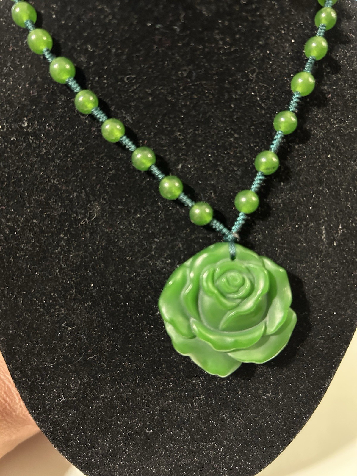 Dark Green Jade Toned Rose Beaded Necklace Adjustable Vintage