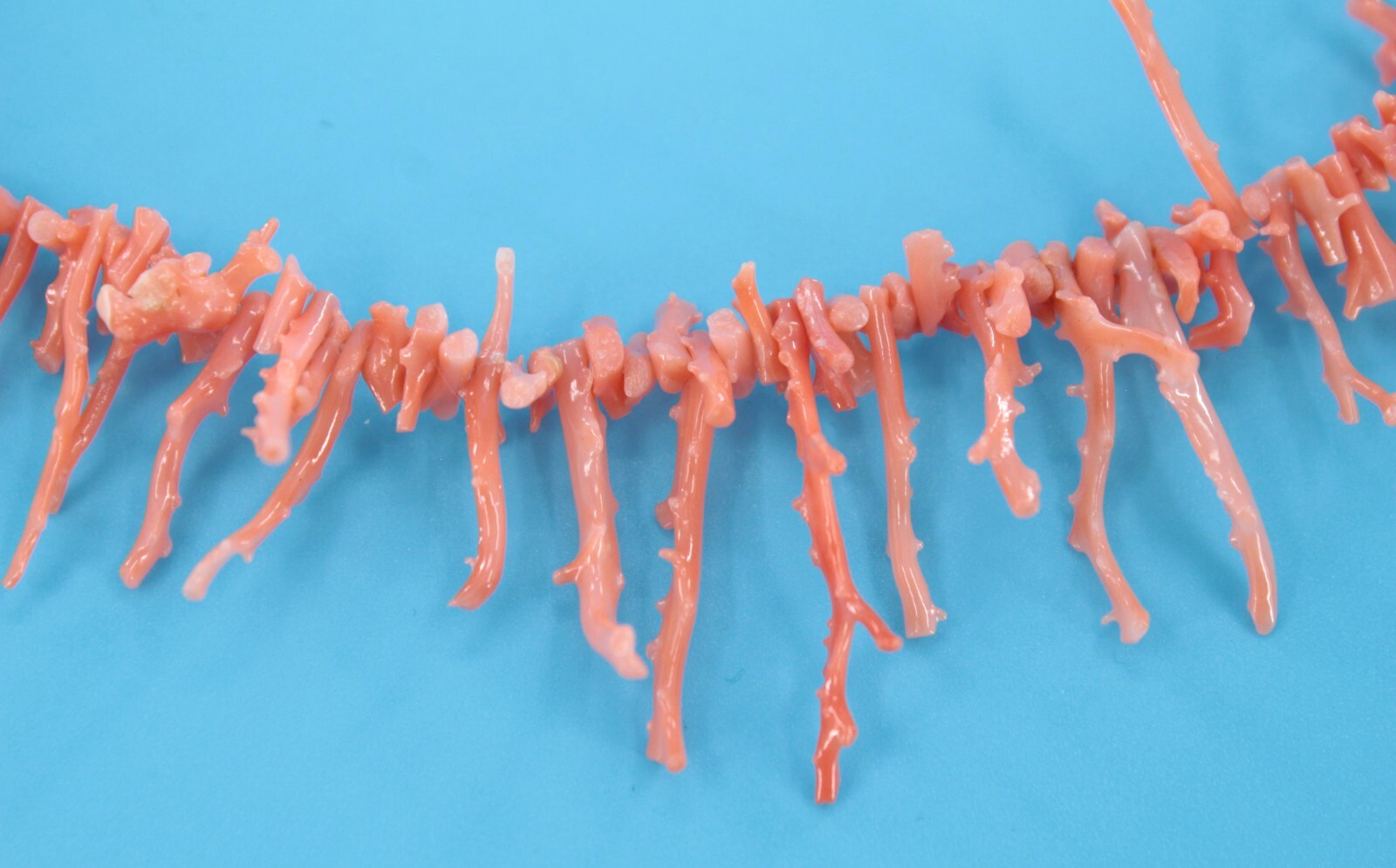 VTG Women’s Light Salmon Colored Wispy Coral Necklace 24 Inches