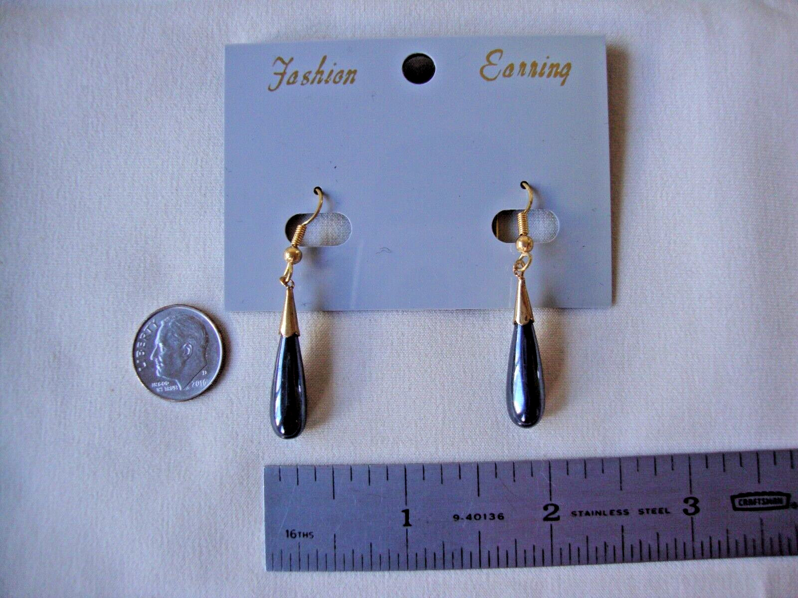 VINTAGE 1970s CLASSIC HEMATITE TEARDROP GOLD TONE HOOK DANGLE/DROP EARRINGS