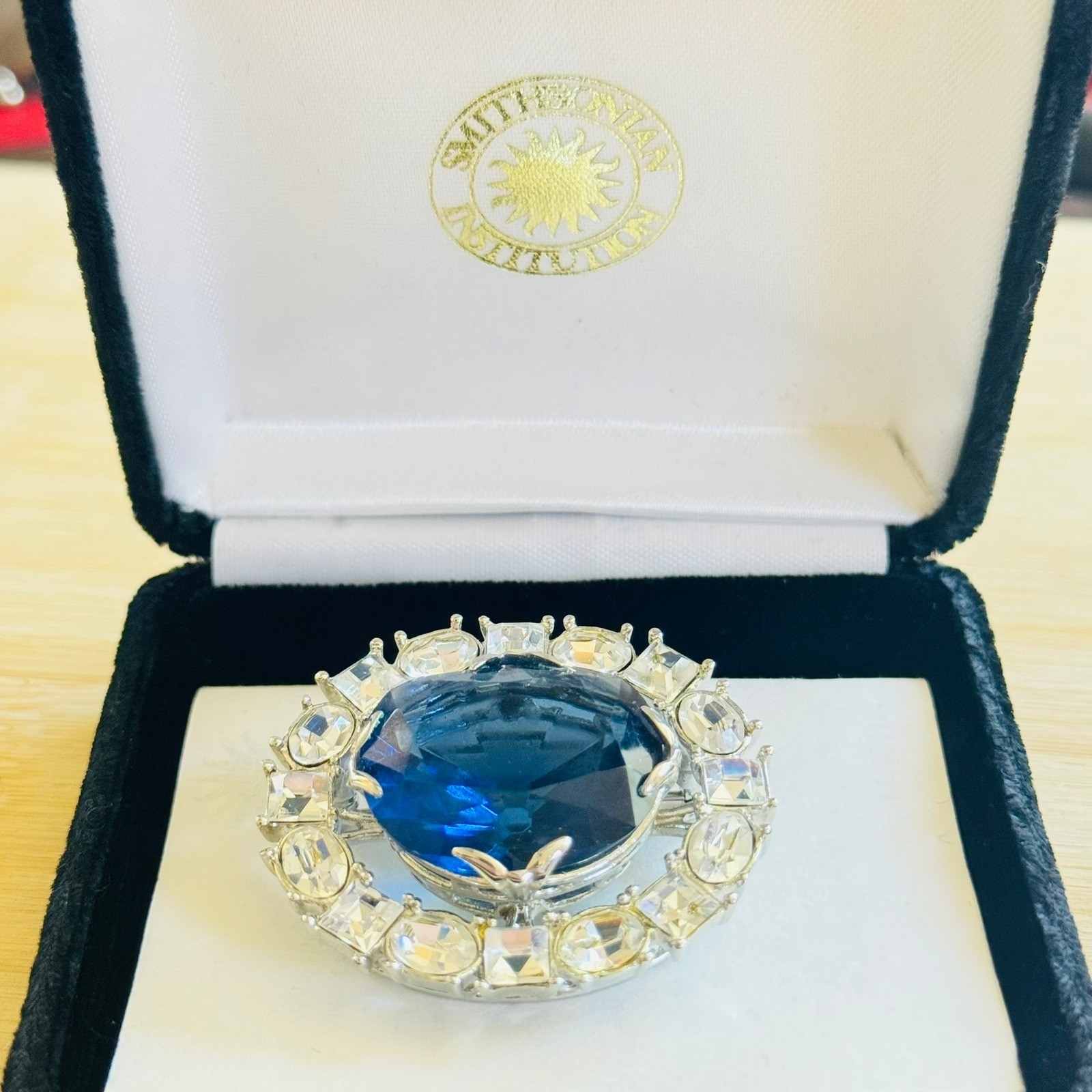 VTG Smithsonian Hope Diamond Replica Brooch Pin Pendant Glass Austrian Crystal