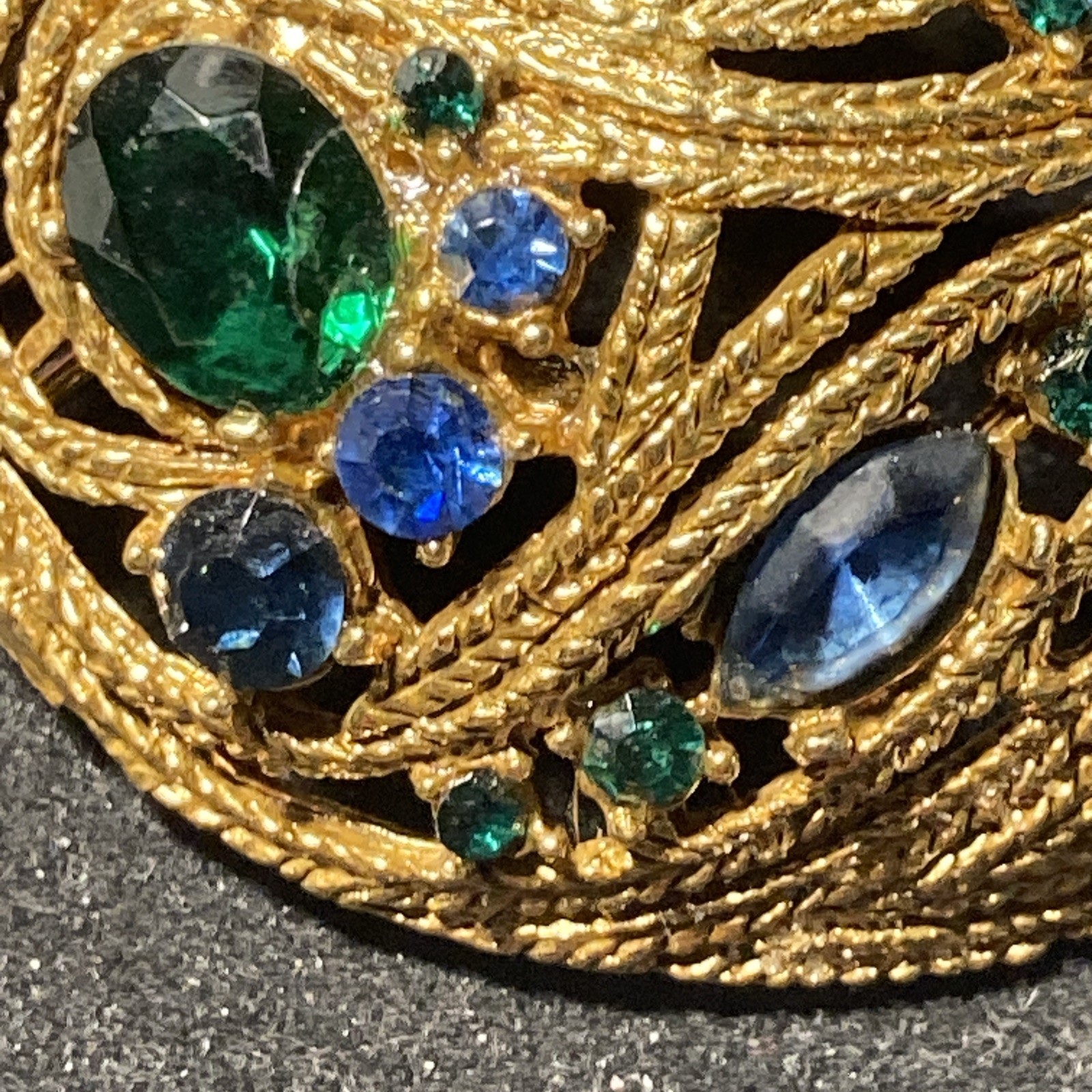 LaRoco 1950s Circular Brooch Colorful Gold Tone Rhinestones Textured Gold Plate
