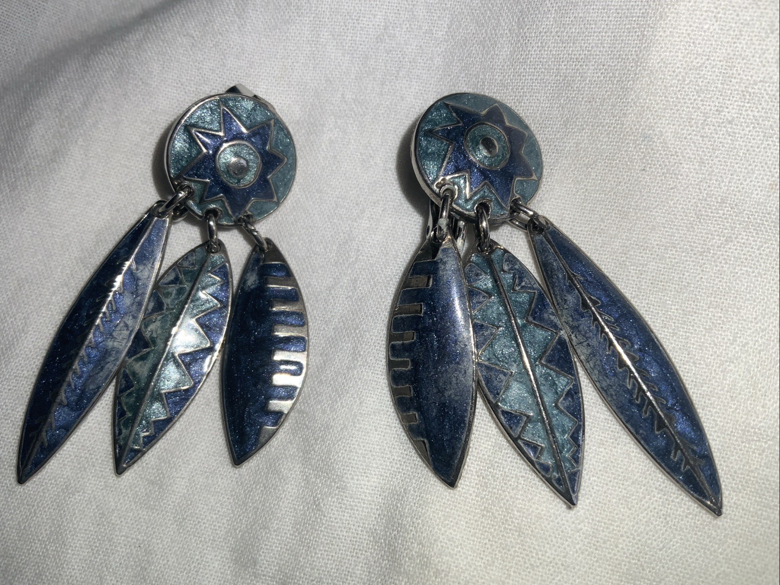 Vintage Edgar Berebi Blue Earrings South Western Theme Clip On Feathers Enamel