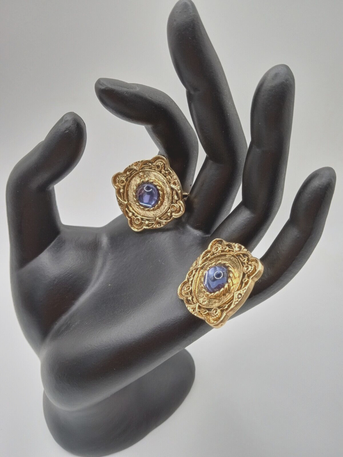 Vintage Vendome violet blue cabochon mogul gripoix style clip on earrings