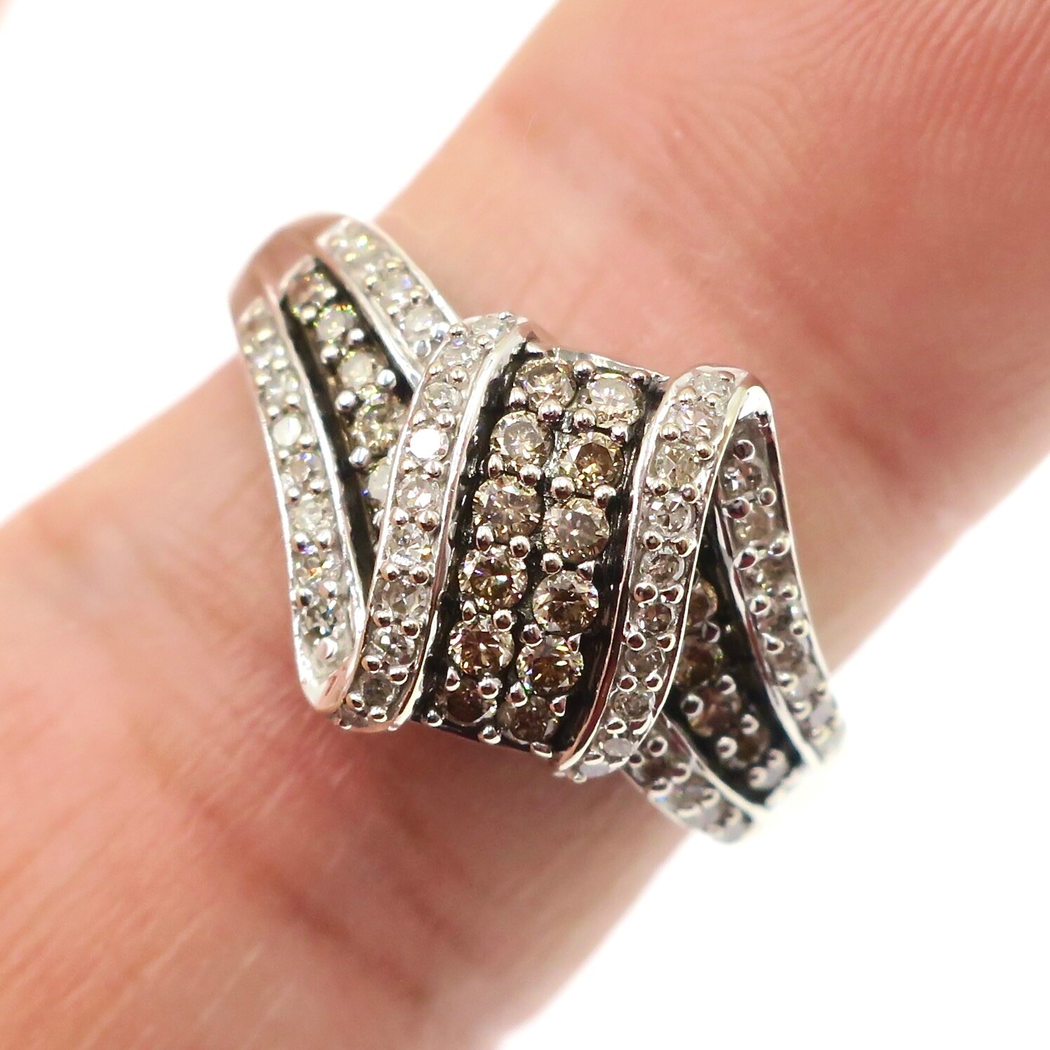 10k Solid White Gold Natural Champagne Colored and White Diamond Ring Size 7