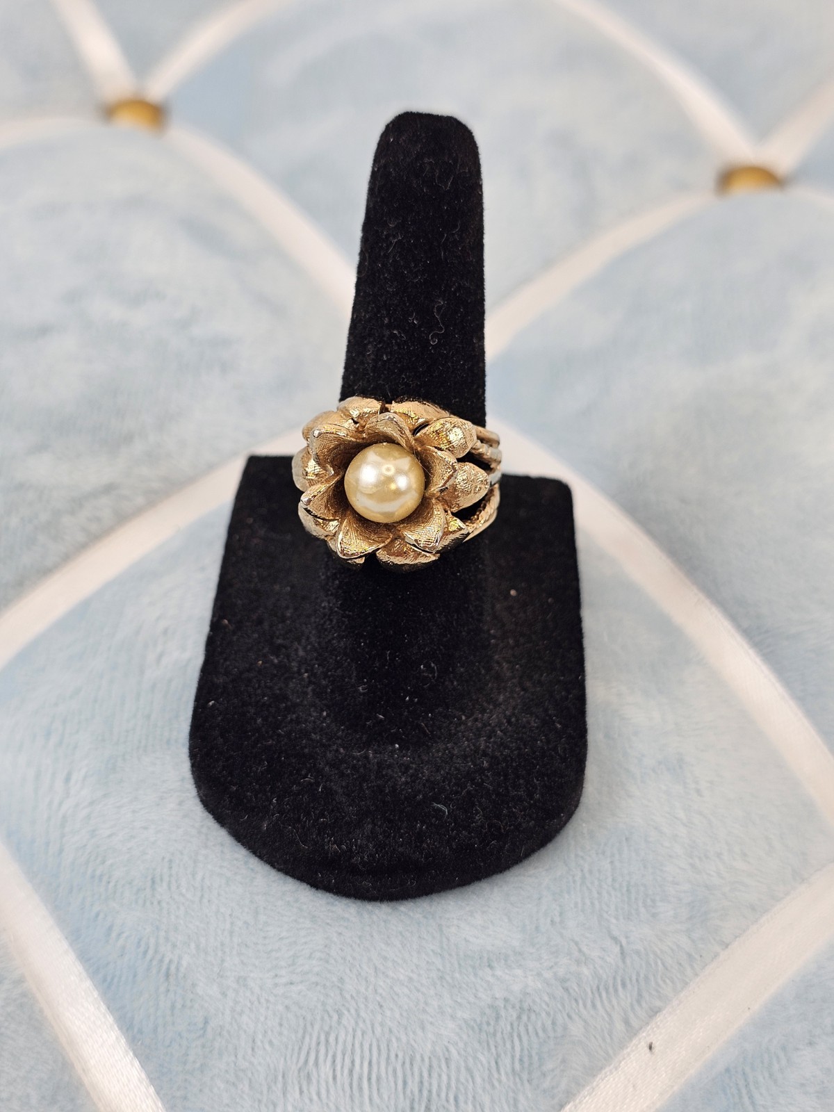 Vintage Brutalist Pearl Flower Ring – Statement Piece Size 5.5 Gold Tone
