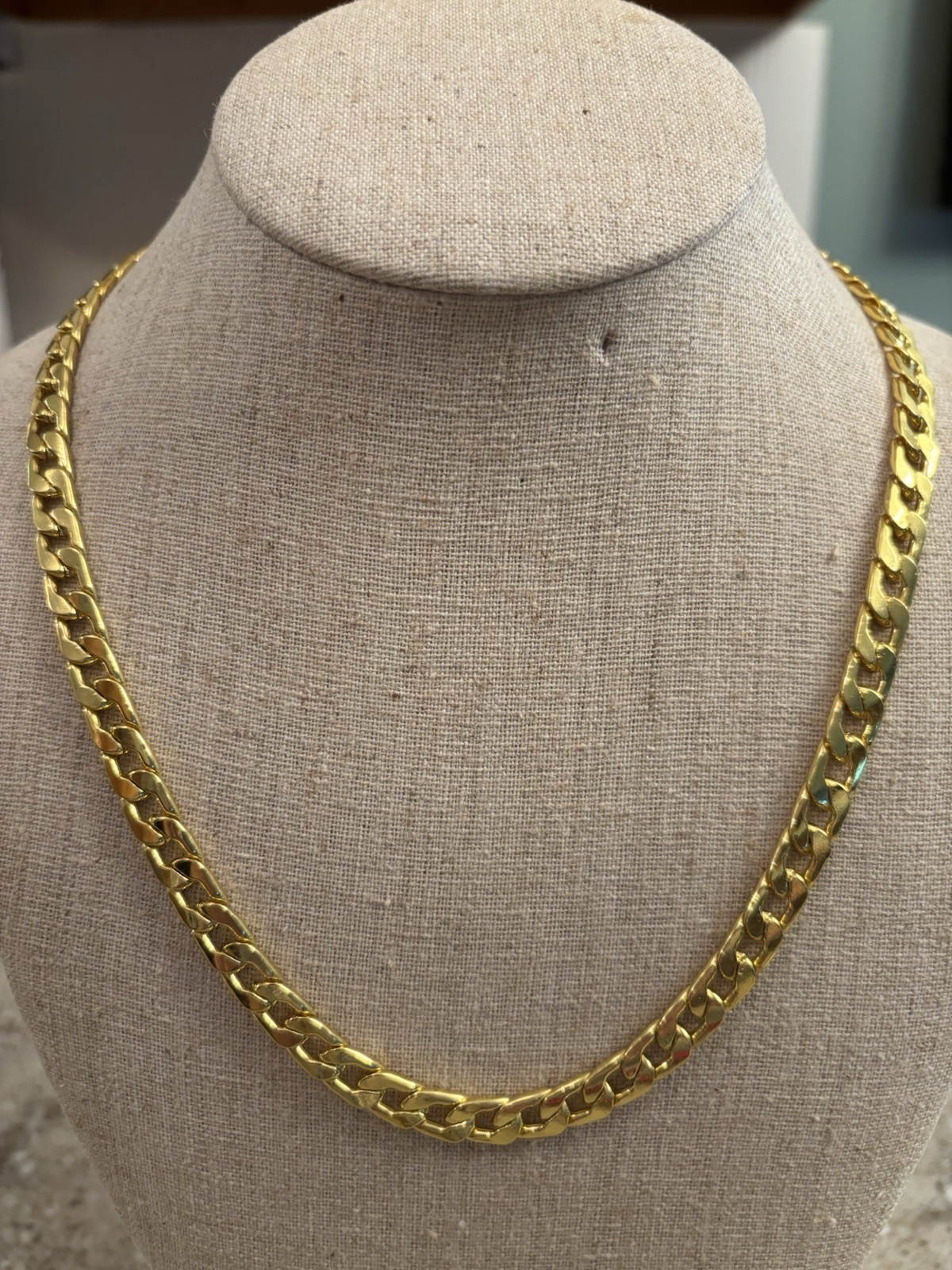 Vtg Gold Plate Curb Link Chunky Chain Necklace 20 1/2 Inch Lobster Claw Clasp