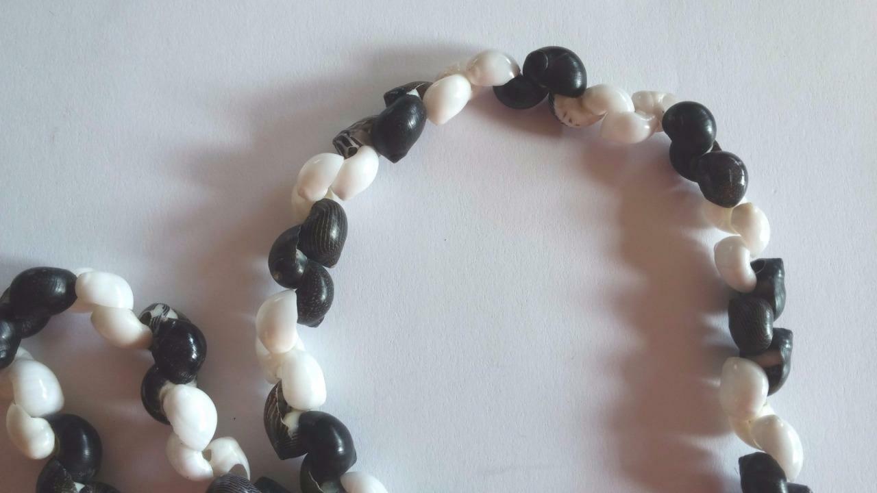 Vintage Antique Black and White Seashell Shells Beaded Necklace 34″
