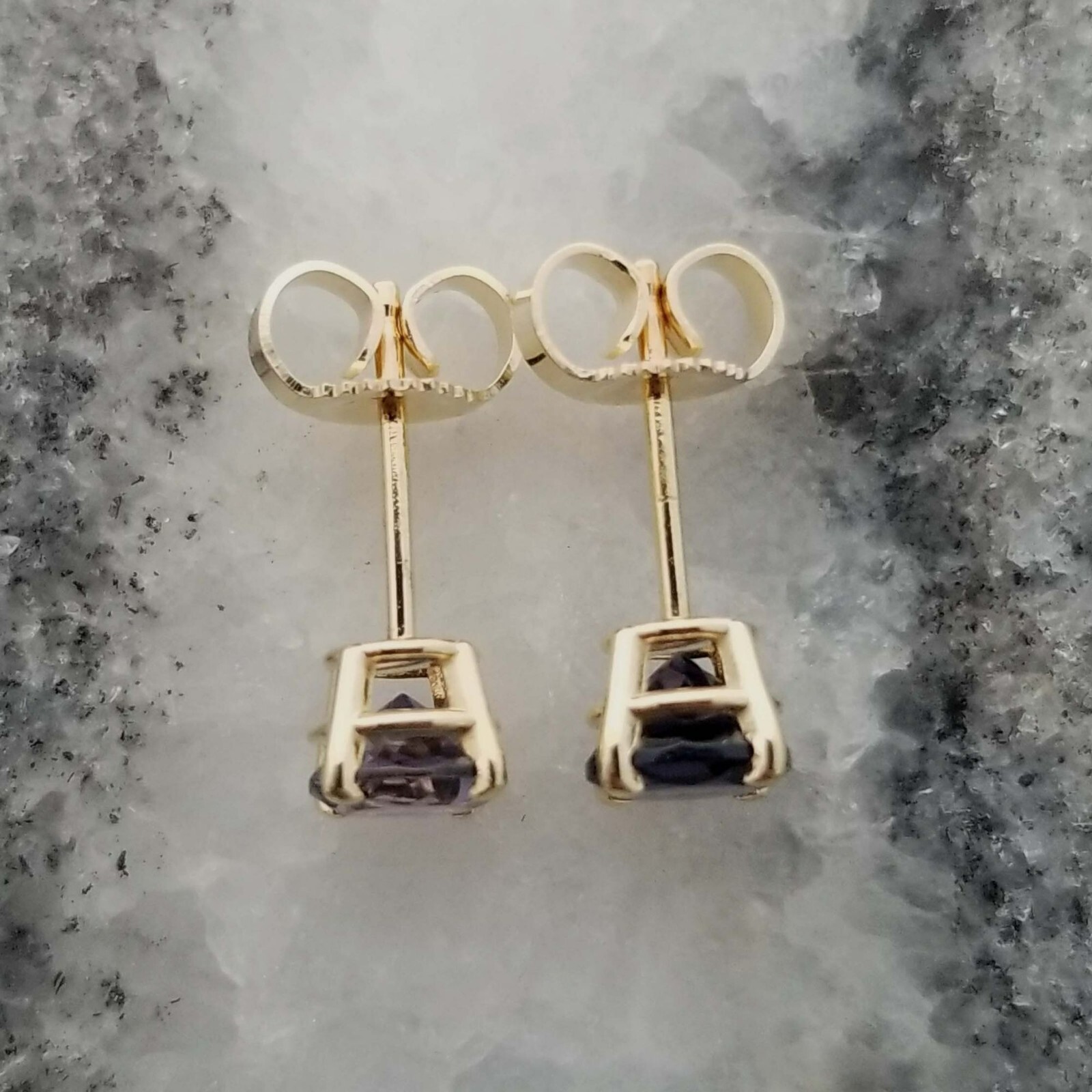 Vintage Iolite 14k Gold Post Earrings, 5mm Round Blue Purple Gemstone, Prong Set
