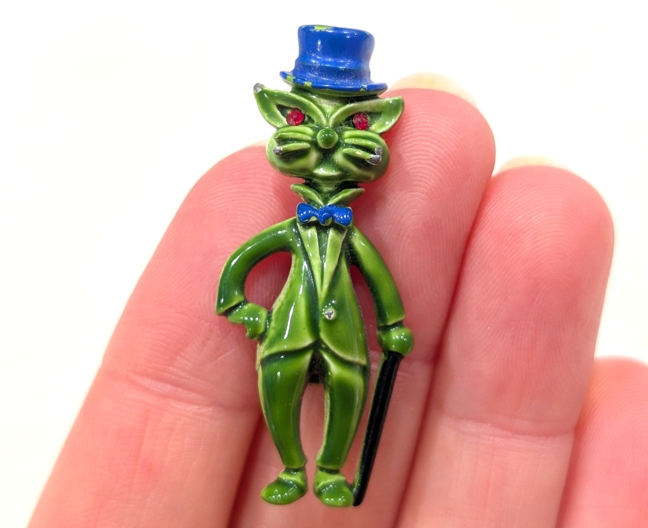 VTG Green Cat w/ Blue Top Hat Red Rhinestone Eyes & Cane Enamel RARE Brooch Pin