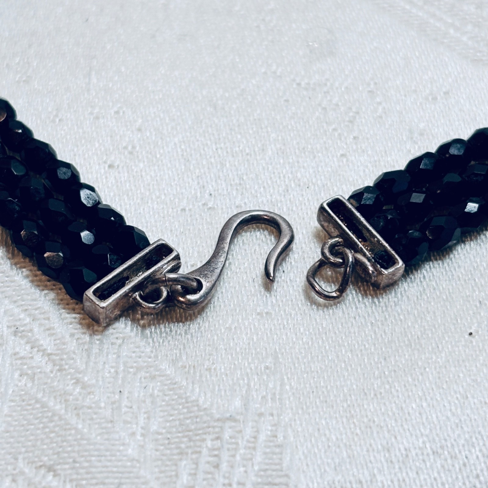 CAROLEE necklace vintage black glass beads Sterling hook clasp spacers vry short