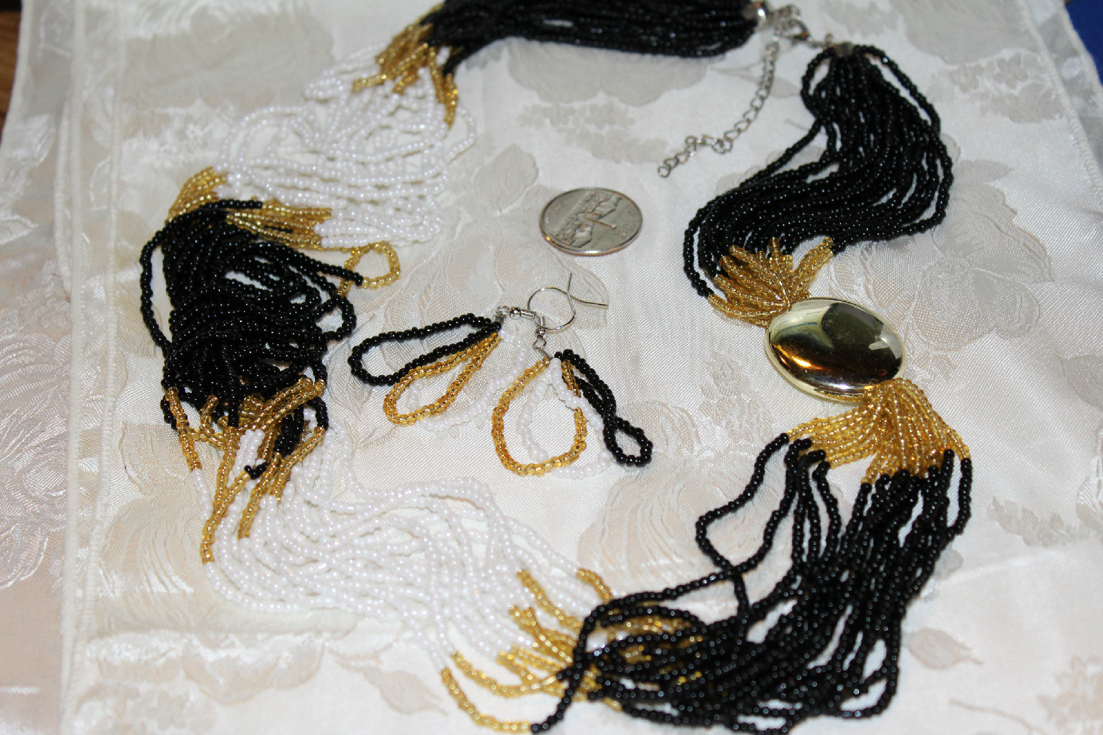 VINT BLACK /GOLD&WHITE GLASS SEED BEAD MULTI-STRAND NECKLACE+ MATCHING HOOK EARR