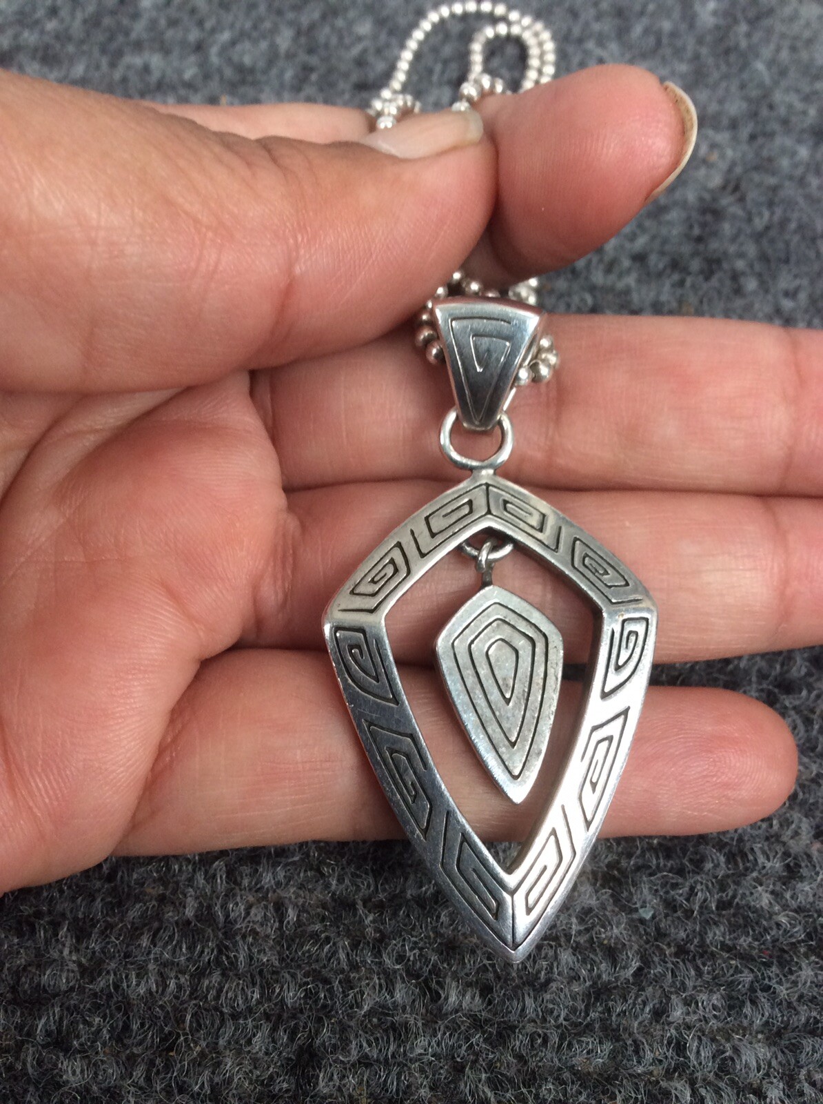 Beautiful Carolyn Pollack sterling silvet 925 stone inlay pendant necklace