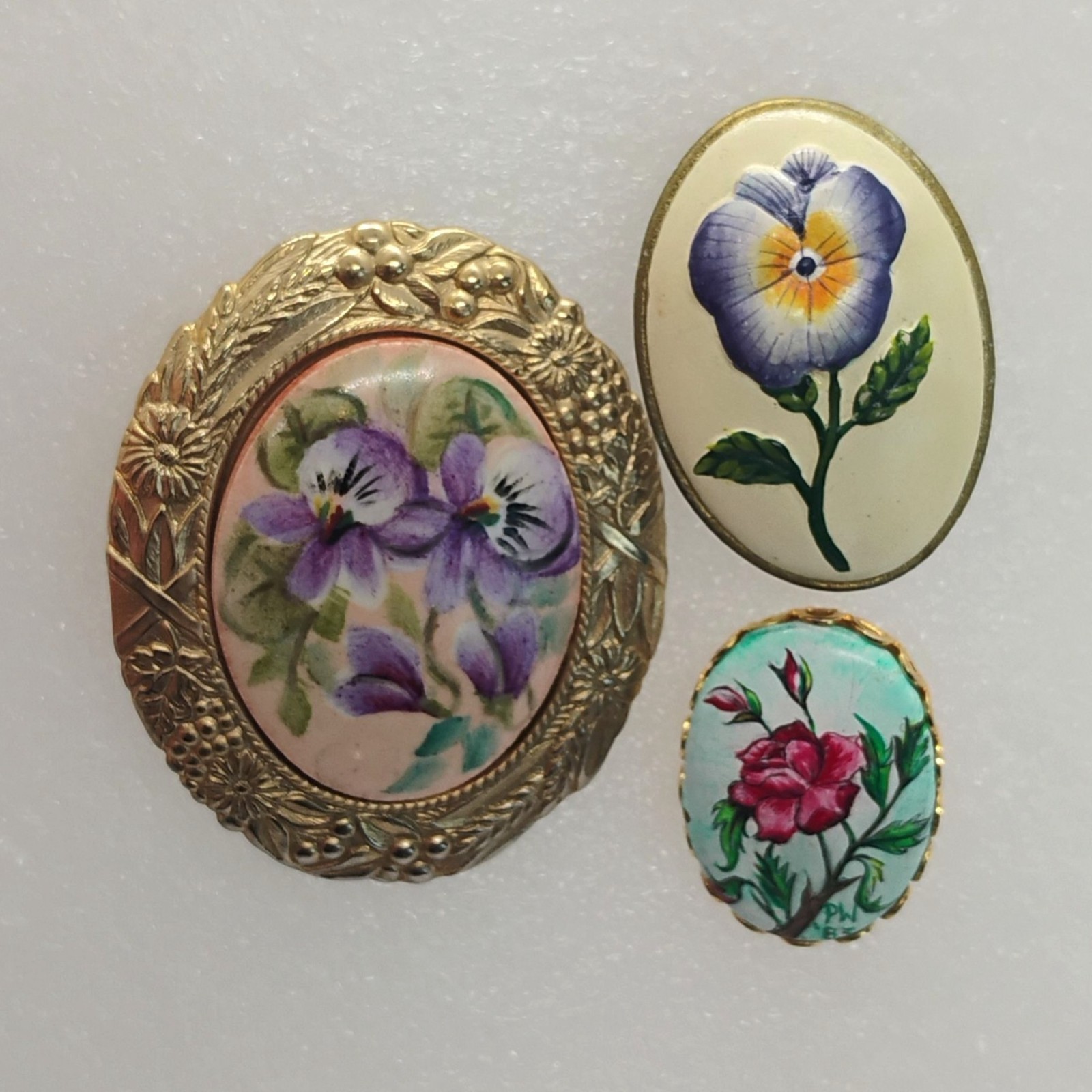 Vintage Lot of 3 Painted Floral Brooches Violet Pansy Rose Cameo Style Gold Tone