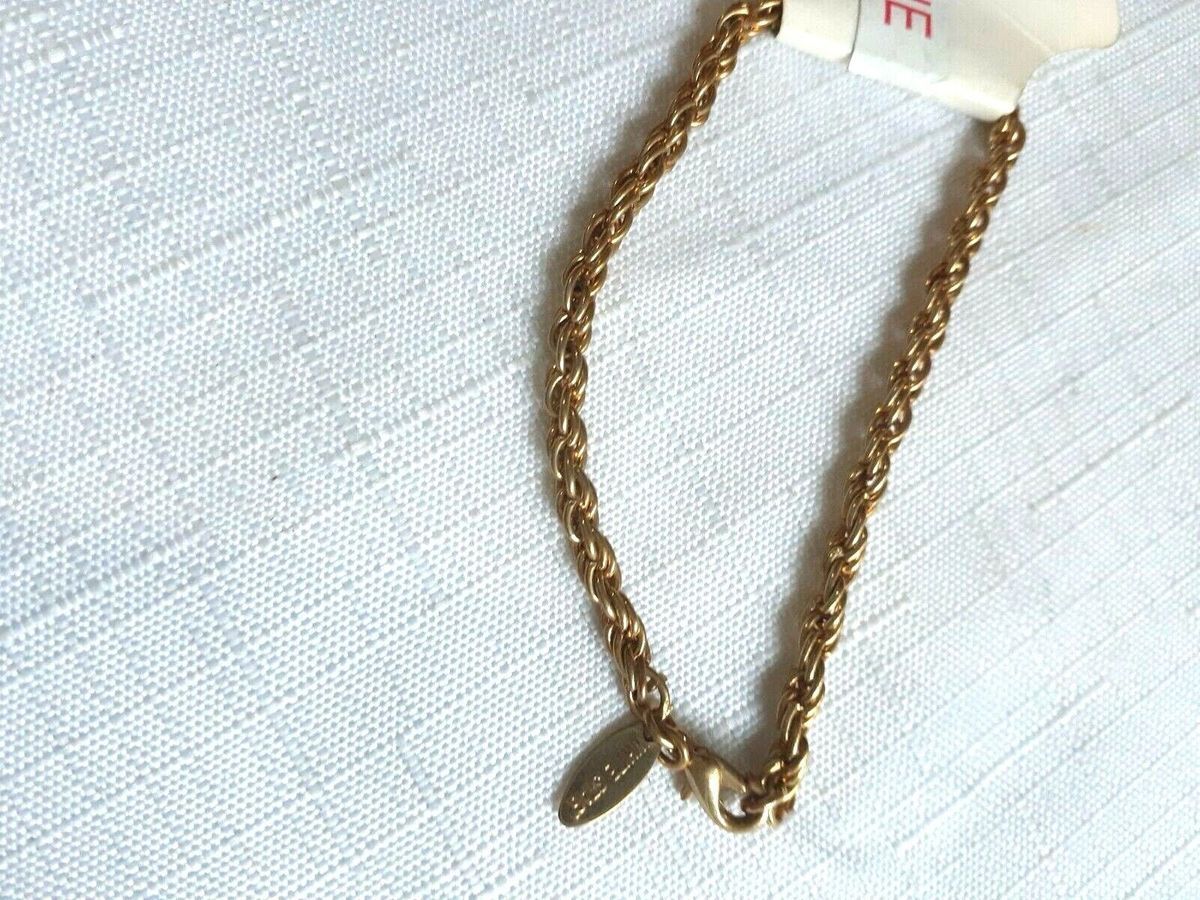 Vintage Gold Tone White Stag 7 Inches Bracelet. As Pictured -VM197