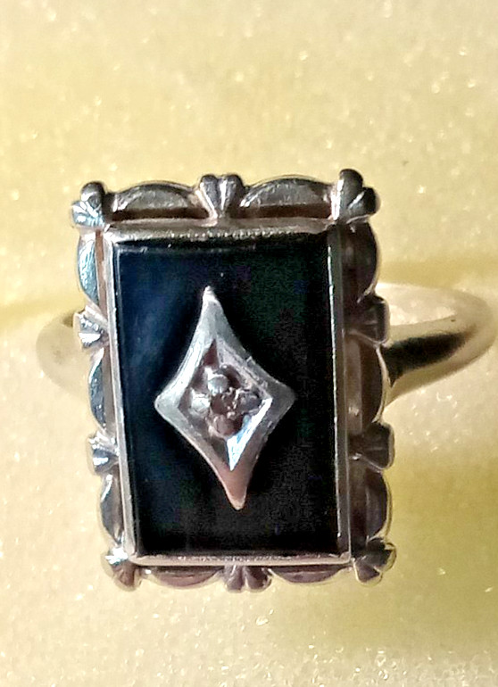 Vintage ESTATE 10k White Gold Onyx & DIAMOND Ring–Size 5