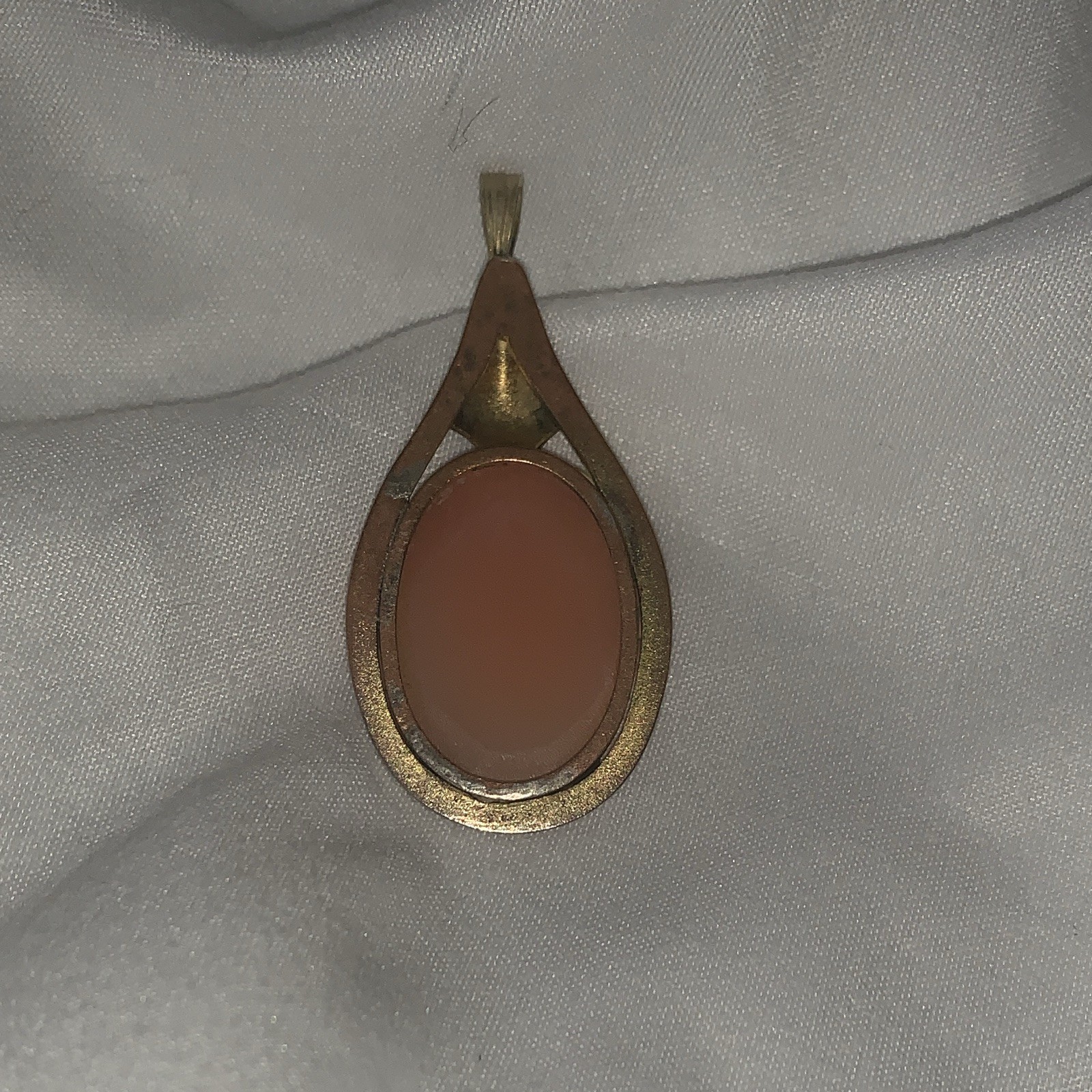 Antique gold plated Teardrop Cameo Portrait Pendant with natural shell