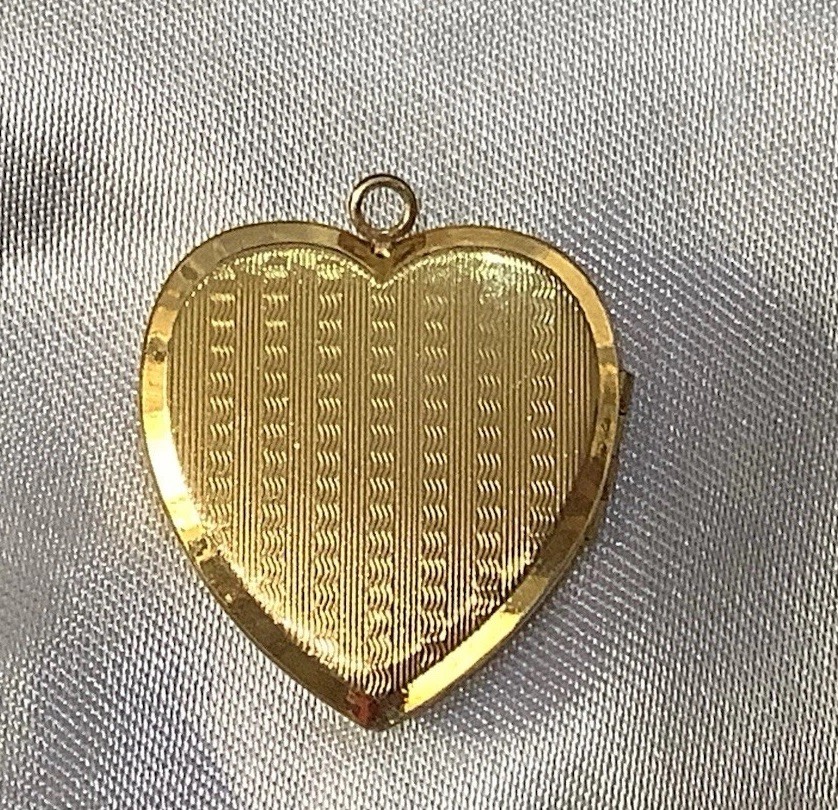 Victorian Signed L.S.Co. Gold Filled Floral Engraved Heart Shaped Photo Locket