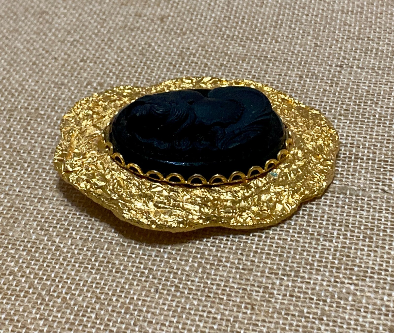 Vtg Lester JOY Signed Cameo Brooch Pin Black Resin Gold Tone Les Bernard RARE