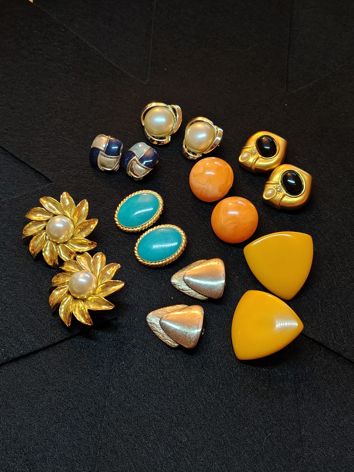 Vintage 60s 80s 8 Pairs Clip On Earrings Flower Bakelite Metal Costume B25