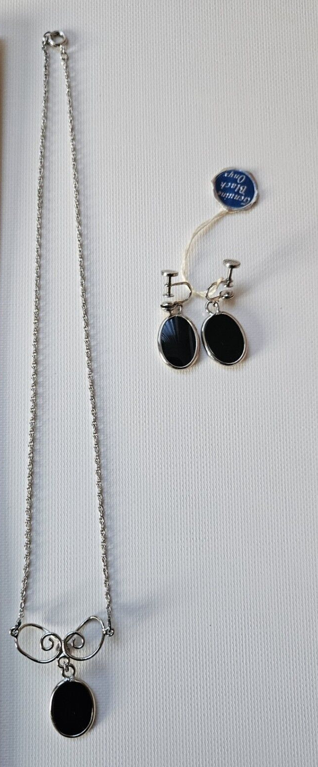 Vintage Black Onyx with Silver Tone Necklace & Screw-Hinge Clip-On Earrings Set