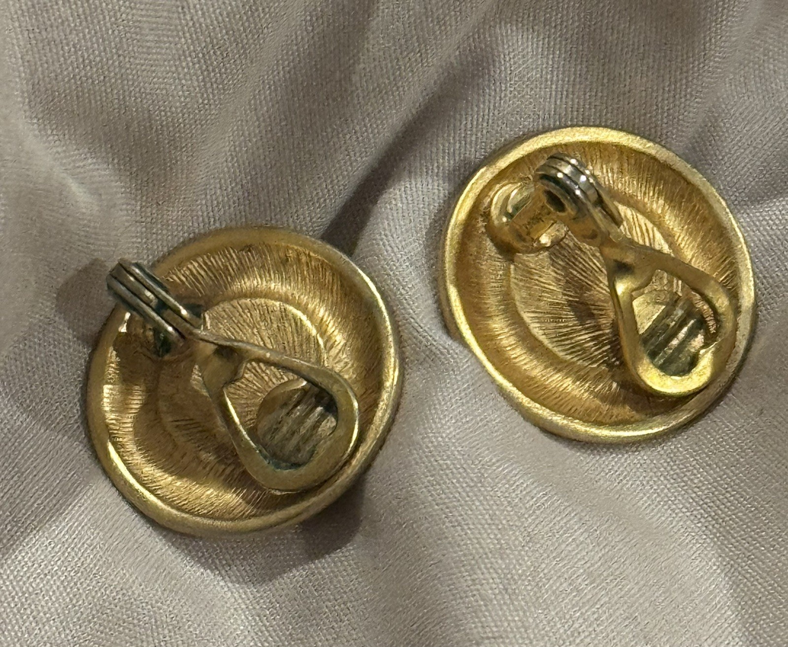 Monet Vintage Redish Brown & Gold Circle Clip On Earrings