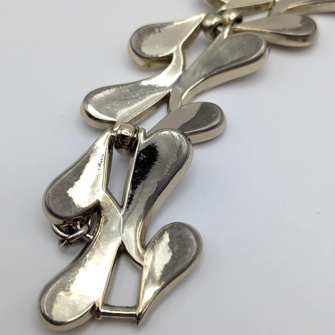 Vintage MONET Silver Tone Chunky Teardrop Link Bracelet with Safety Chain 7.25in