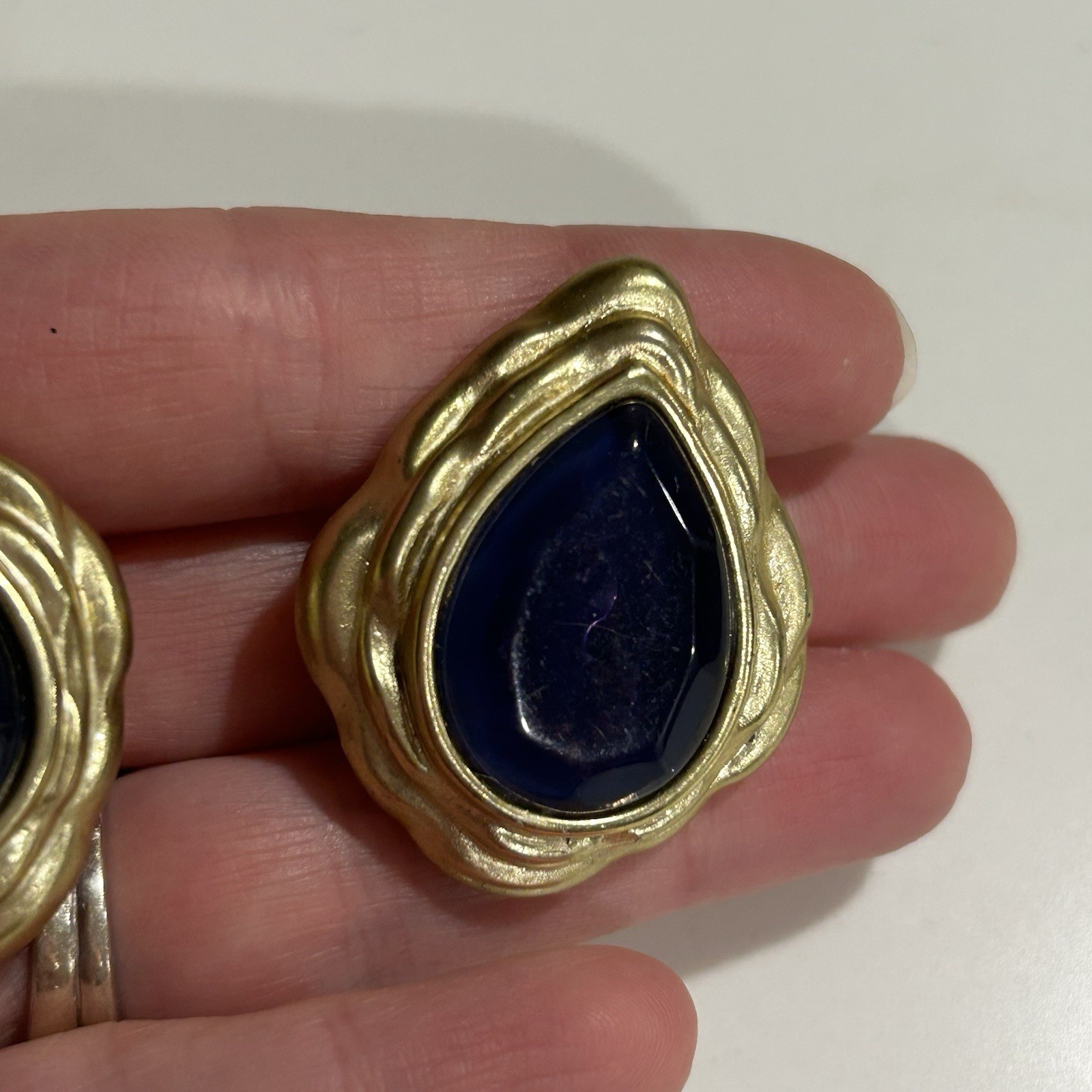 Elegant Gold Tone and Deep Purple/Blue Teardrop clip on Earrings
