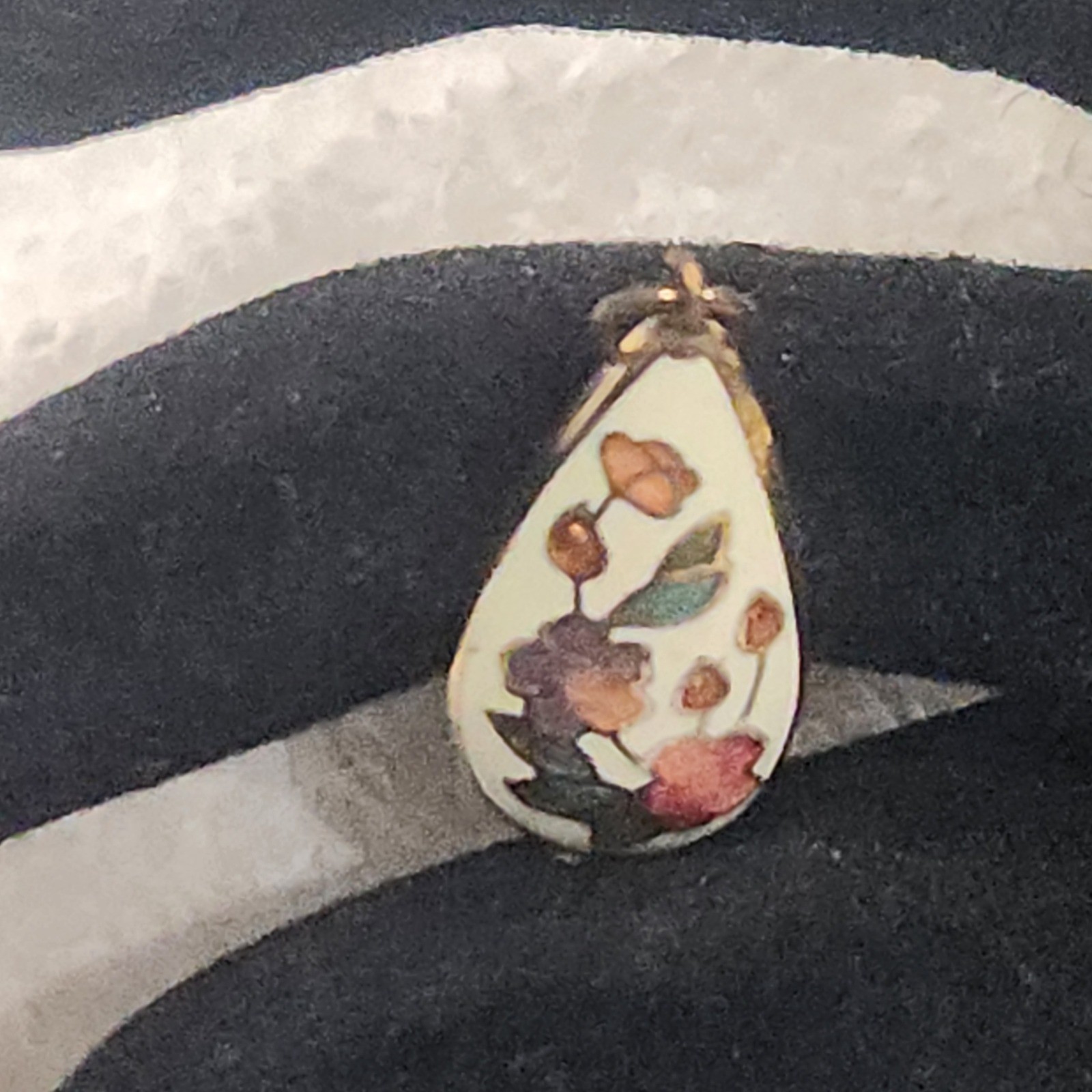 Vintage Floral Cloisonne Enamel Teardrop Pendant Gold Tone Cream White Charm