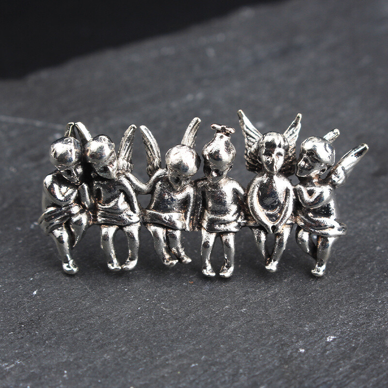 Vintage Personality Creative Elegant Dripping Cherub Brooch Accessories
