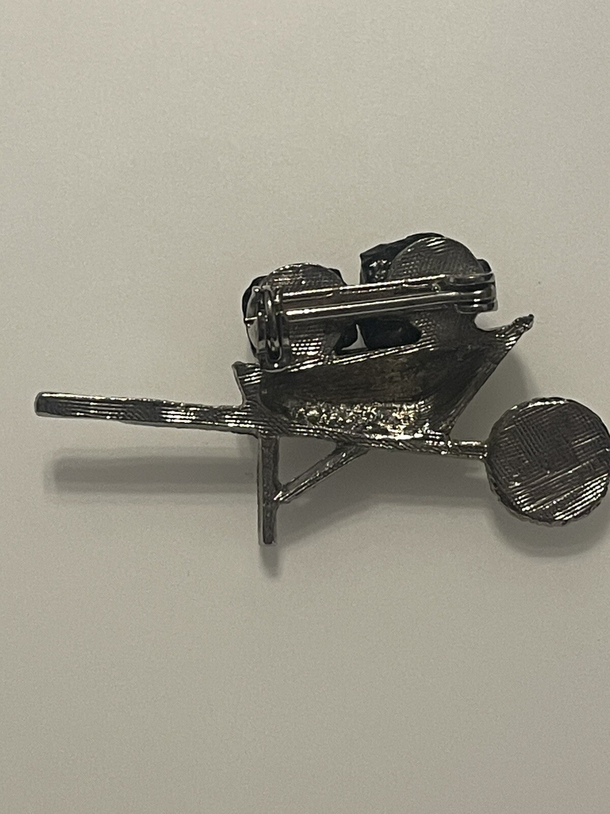 VINTAGE SILVER TONE PIN BROOCH WHEEL BARREL WITH BLACK ROCK COAL STONE