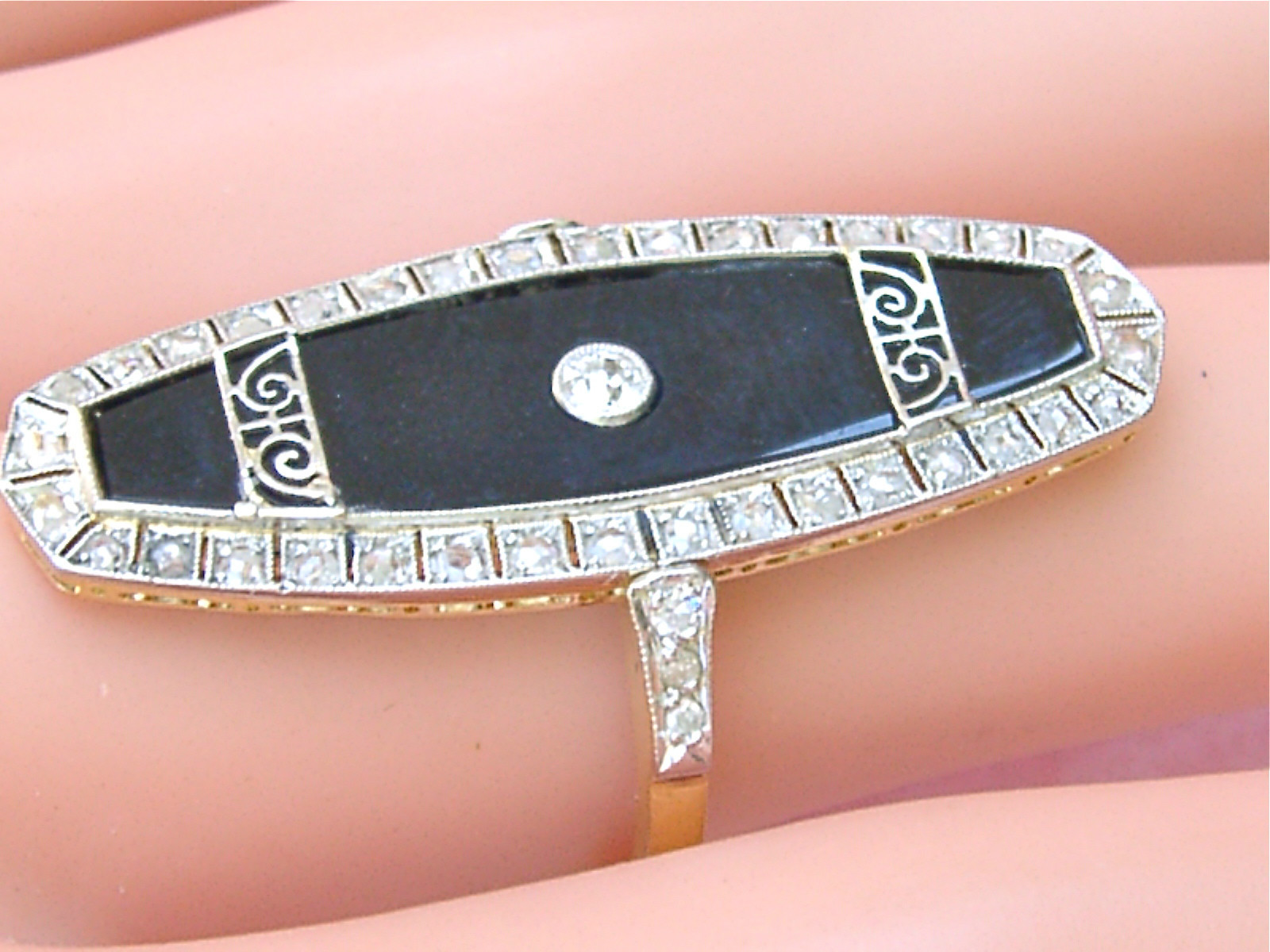 ESTATE ART DECO .67ctw DIAMOND BLACK ONYX 18K RIGHT-HAND LONG COCKTAIL RING