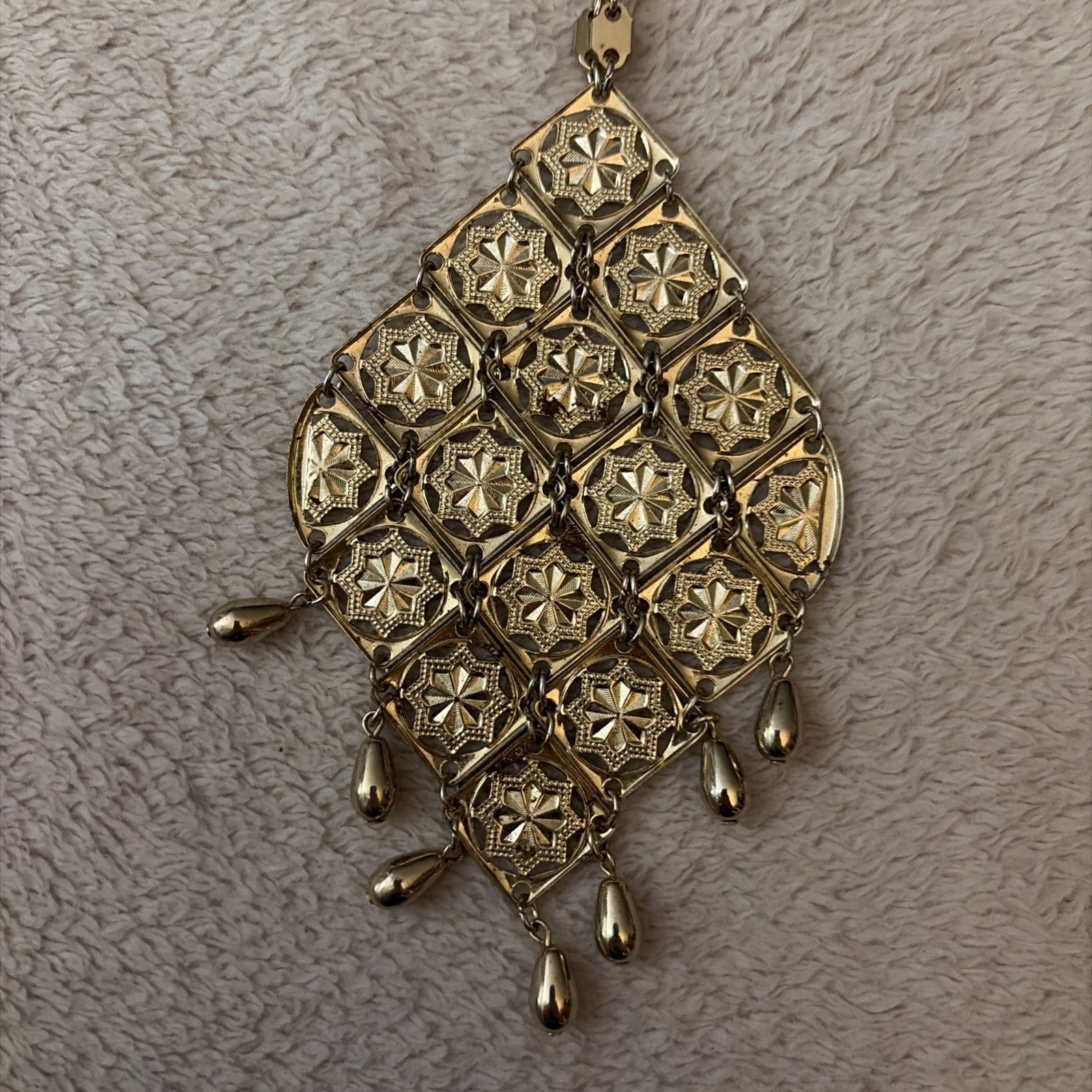 Vintage Sarah Coventry Golden Petals Necklace 1971