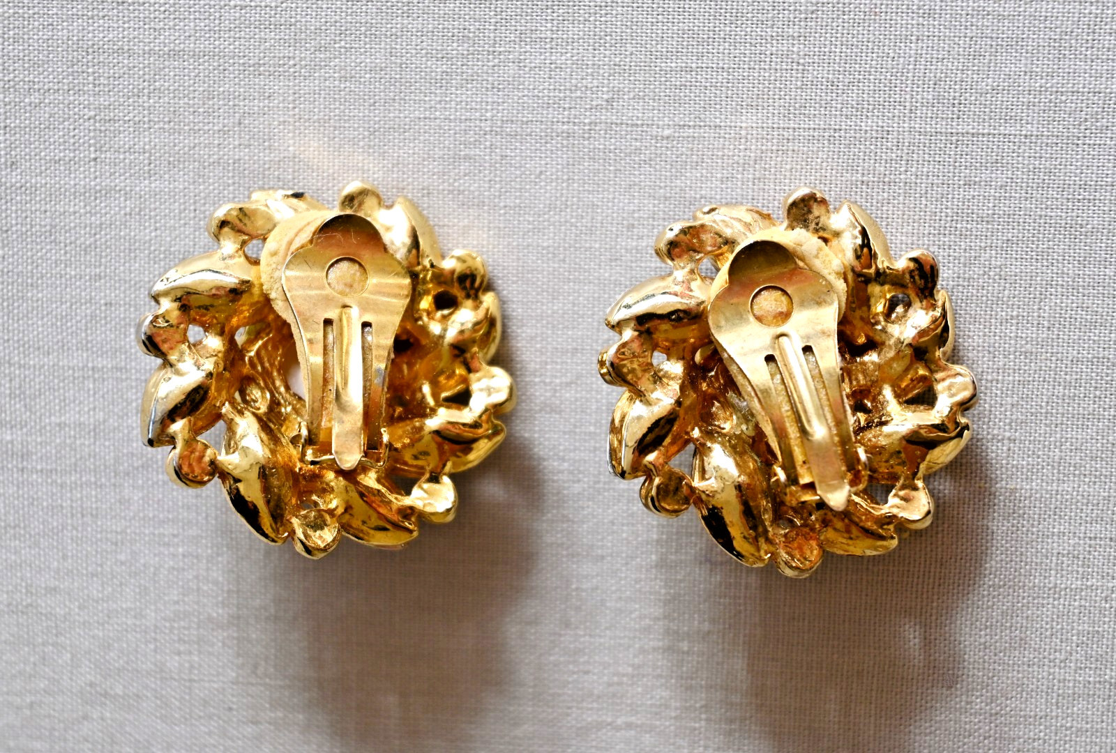 Vintage Multicolor Crystal Faux Pearl Cabochon Gold Tone Floral Clip On Earrings