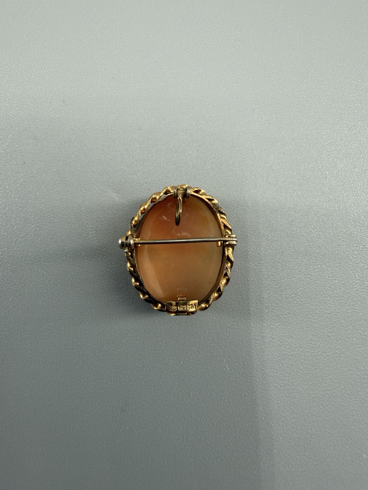 Vintage Carved Shell Cameo Brooch Pendant 1/20 12K GF Lady Portrait Twist Frame
