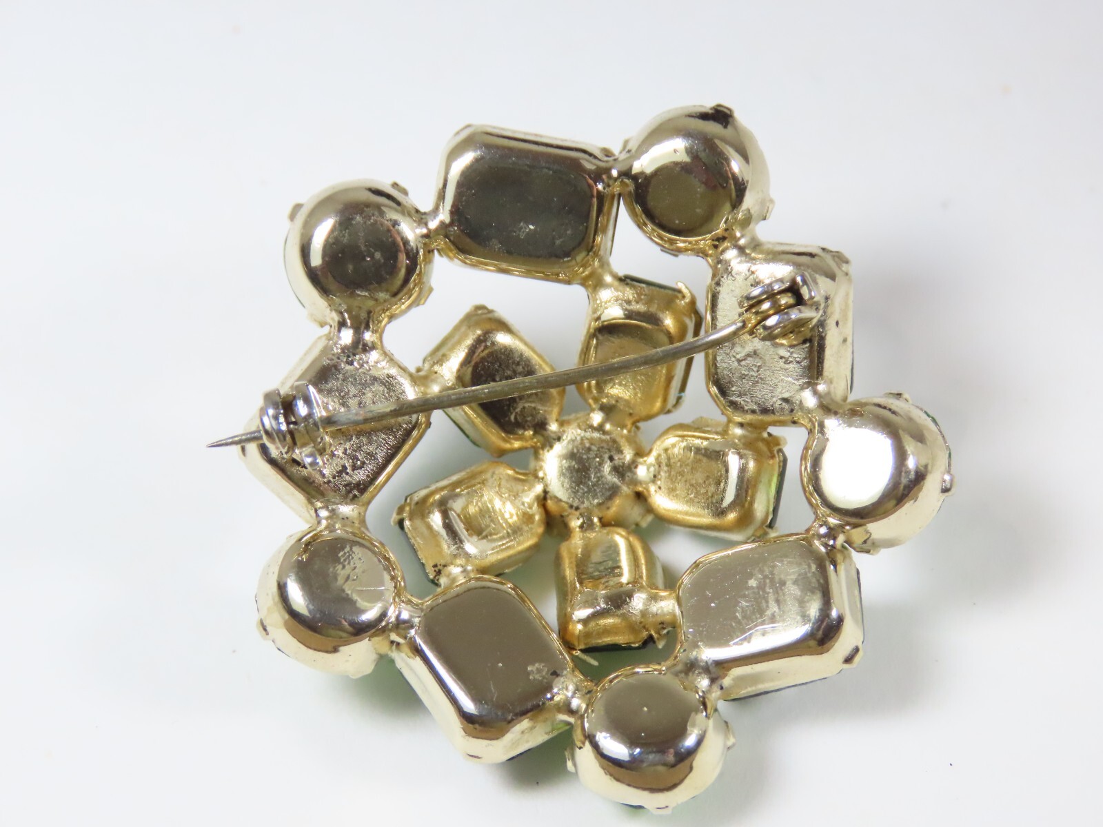 Rhinestone Brooch Vintage Light Dark Green Gold Tone Prong Stunning D1542