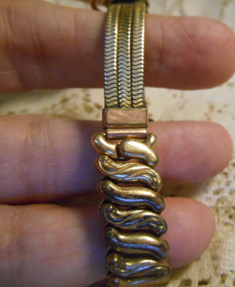 Vintage Unusual Carl Art Sweetheart Love Knot Expansion Bracelet Gold Filled